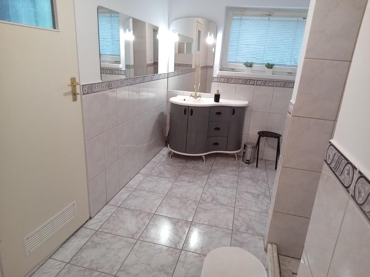 Domek U Kazi Sadowne Exterior foto