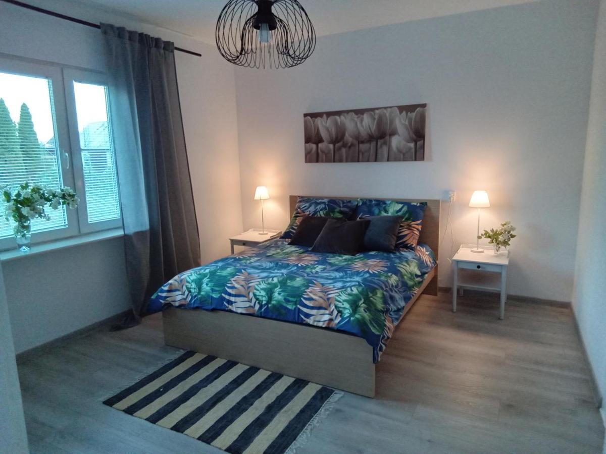 Domek U Kazi Sadowne Exterior foto